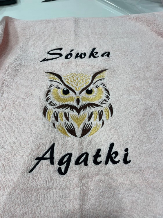 Ręcznik z haftowaną sową i imieniem Agatka